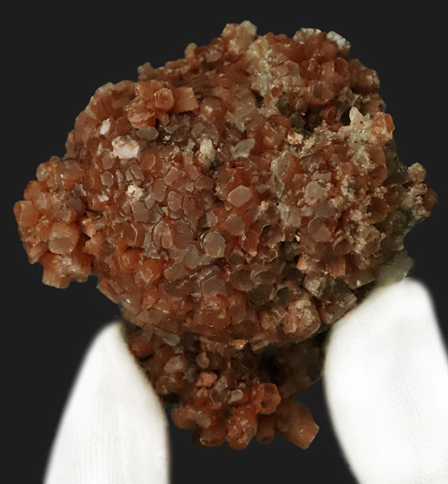 アンモナイトの殻の主成分として知られる霰石（あられいし）……モロッコ産天然アラゴナイト（Aragonite）（その1）