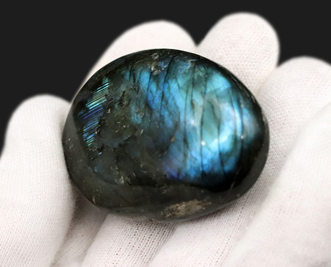 ブルー＆シャンパンゴールド！マダガスカル産の美しい遊色を伴った