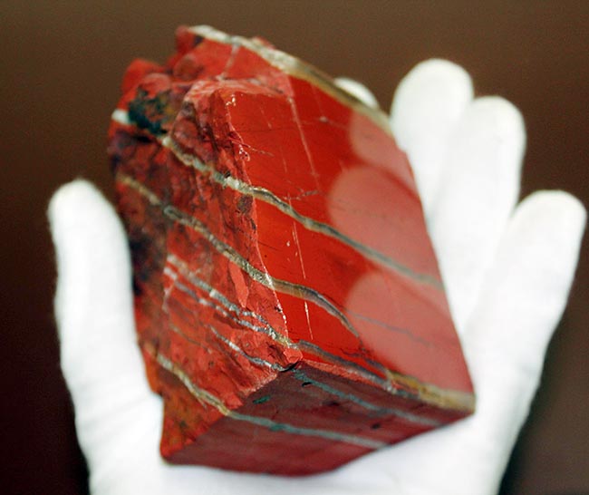 血液のごとく真っ赤に染まった南アフリカ産鉱物ジャスパー石（その10）