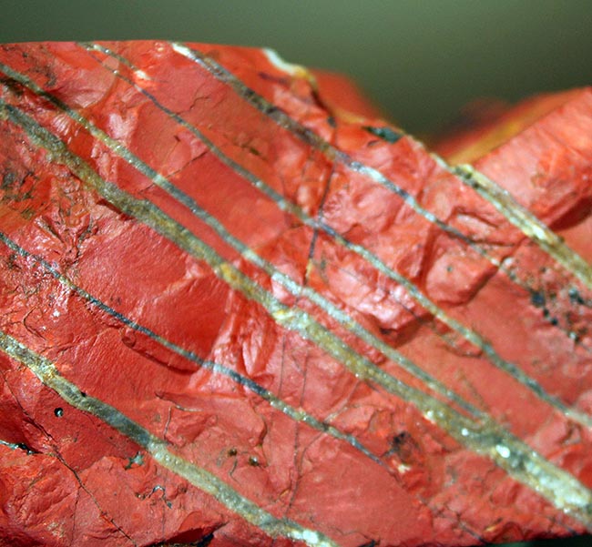 血液のごとく真っ赤に染まった南アフリカ産鉱物ジャスパー石（その11）