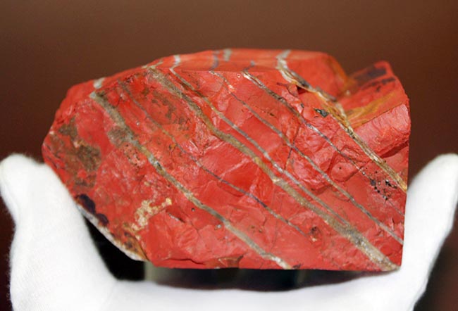 血液のごとく真っ赤に染まった南アフリカ産鉱物ジャスパー石（その12）