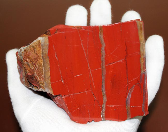 血液のごとく真っ赤に染まった南アフリカ産鉱物ジャスパー石（その9）
