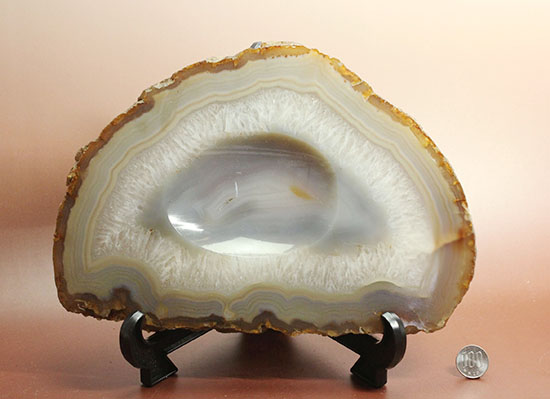 立派!コレクションとしてはもちろん高級なインテリアとしておすすめ。ブラジル産メノウ標本(Agate)(その10)