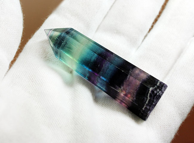 ブルー・ジョンの再来。美しく多彩なバンドを持つレインボーフローライト(fluorite)(その2)