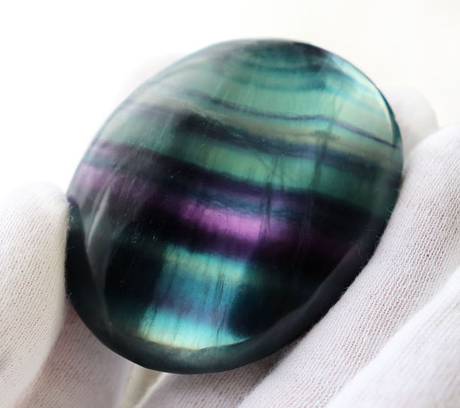 厳選上質標本!色のバンドが何層にも折り重なった、小判型のレインボーフローライト(Fluorite)(その3)