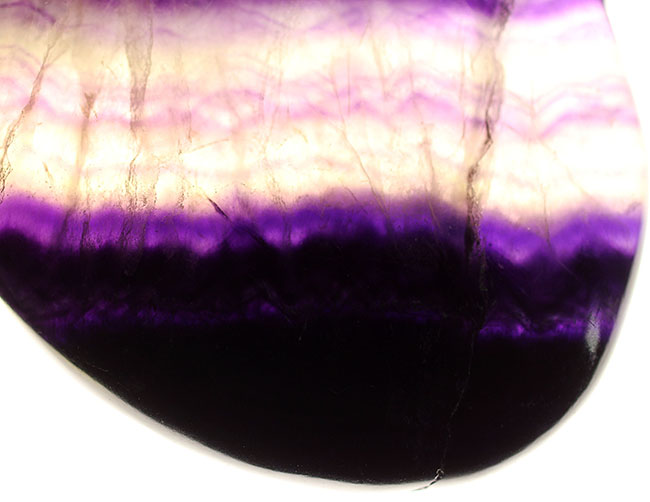 これが希少な「紫蛍石」だ！高い透明度、美しい光りのレイヤーを備えたレインボーフローライト（fluorite）（その4）