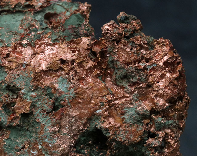 これが自然銅だ！お、重い・・・。米国ミシガン州のカレドニア鉱床産の自然銅（Native copper）（その3）