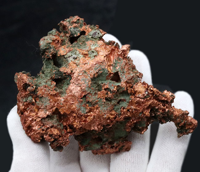 これが自然銅だ！お、重い・・・。米国ミシガン州のカレドニア鉱床産の自然銅（Native copper）（その5）