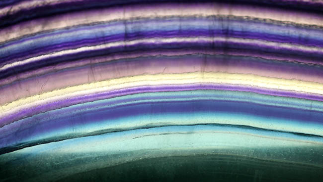 これはもはや天然石のビッグな虹だ！１６ｃｍ超える大きなレインボーフローライト（fluorite）（その2）