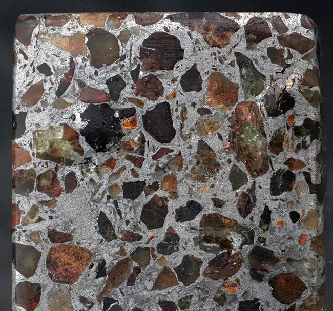 １４２グラム、ずっしり重い！大胆にも直方体型にカットされた、ケニア産の石鉄隕石、パラサイト（その3）