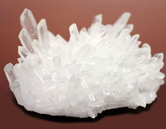 非常に透明度の高い石英結晶（水晶）のクラスター（その3）
