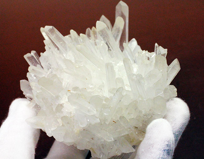 非常に透明度の高い石英結晶（水晶）のクラスター（その6）