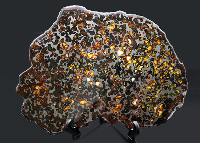 パラサイト隕石に抱く常識的なイメージを根底から覆す、ギガサイズ（最大部２６センチオーバー）の特大ケニヤ産パラサイト隕石（本体防錆処理済み）（その2）