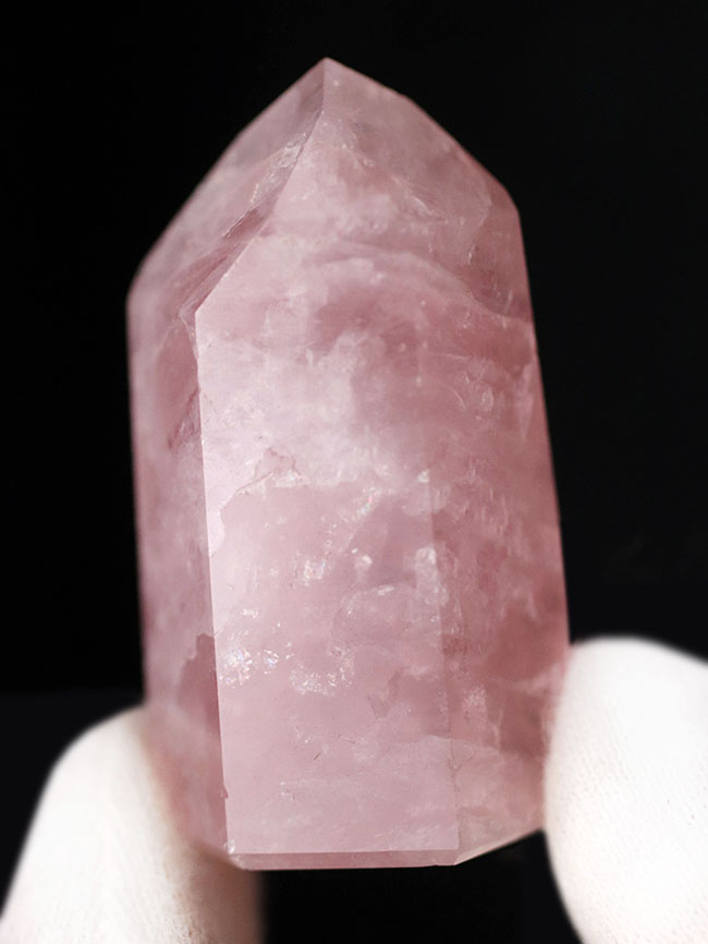 美しいピンク色を呈するバラ石英、ローズクォーツ（Rose quarz）（その4）