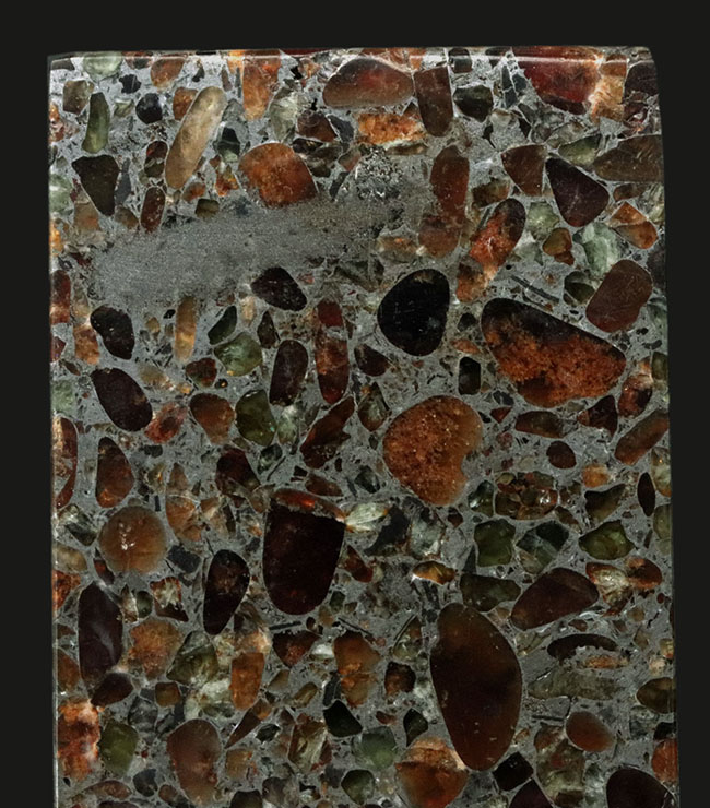 オリビンが美しく見える、薄い直方体型標本、ユニークな模様で