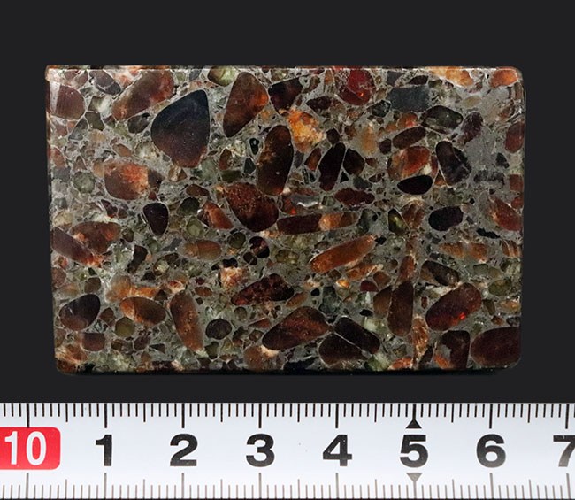 オリビンが美しく見える、薄い直方体型標本、ユニークな模様でコレクターの人気を集めている、ケニアンパラサイト（石鉄隕石）（その8）