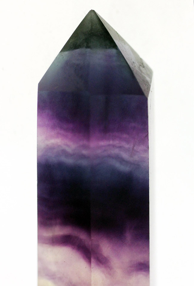濃い紫色が印象的な人気鉱物、蛍石。英名はフローライト(Fluorite)(その2)