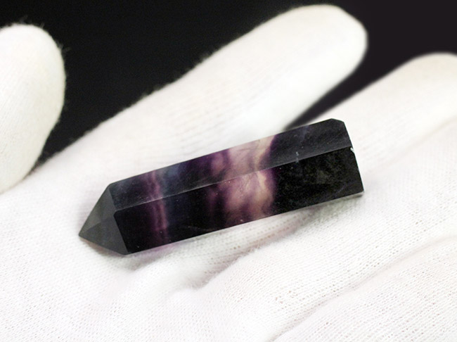 濃い紫色が印象的な人気鉱物、蛍石。英名はフローライト（Fluorite）（その4）