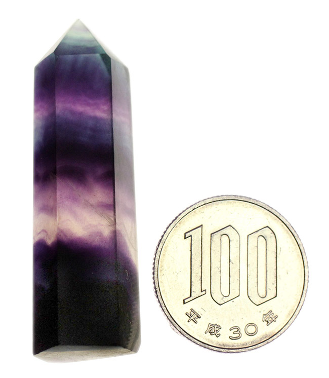 濃い紫色が印象的な人気鉱物、蛍石。英名はフローライト（Fluorite）（その6）