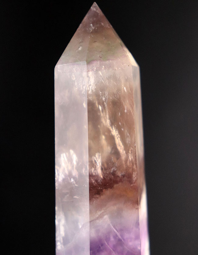 14センチオーバーのロング標本。ズッシリ!ナチュラルなレインボーフローライト(Fluorite)。展示、鑑賞の際には、バックライトを照射の上、お楽しみください(その2)