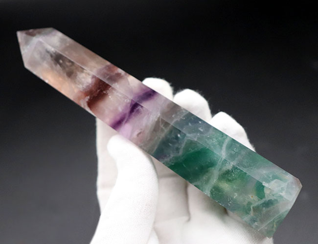 14センチオーバーのロング標本。ズッシリ!ナチュラルなレインボーフローライト(Fluorite)。展示、鑑賞の際には、バックライトを照射の上、お楽しみください(その5)