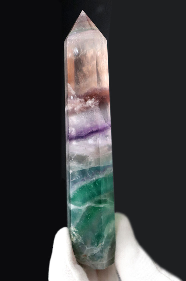 14センチオーバーのロング標本。ズッシリ!ナチュラルなレインボーフローライト(Fluorite)。展示、鑑賞の際には、バックライトを照射の上、お楽しみください(その9)