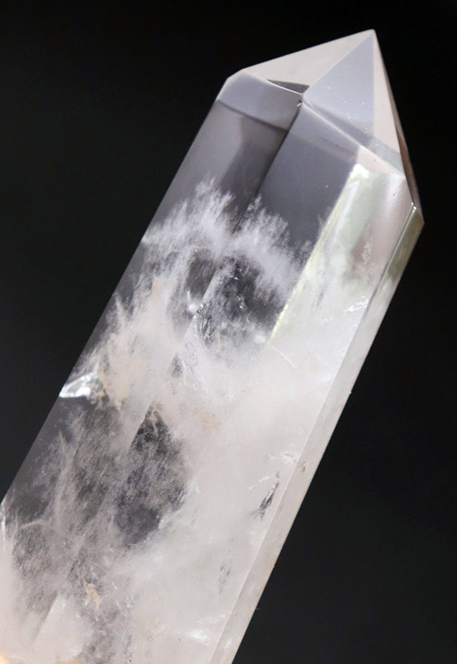 煙が立ち込めたかのような不思議な味わいが魅力的なファントムクォーツ(Phantom Quartz)(その2)