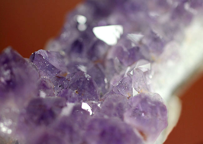 濁りのないノーブルカラー！気高さの象徴とされた紫色の鉱物、アメシスト原石（amethyst）（その2）