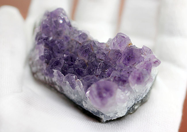 濁りのないノーブルカラー！気高さの象徴とされた紫色の鉱物、アメシスト原石（amethyst）（その3）