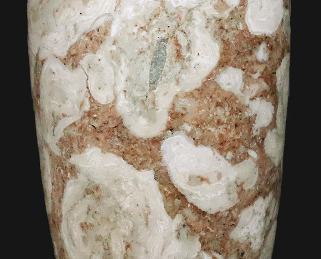 地下深くで咲いた「石の花」。自然の意匠が全面に広がる一点ものの花瓶(Silicate minerals）（その3）