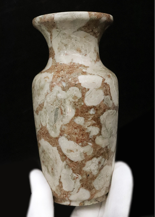 地下深くで咲いた「石の花」。自然の意匠が全面に広がる一点ものの花瓶(Silicate minerals）（その5）