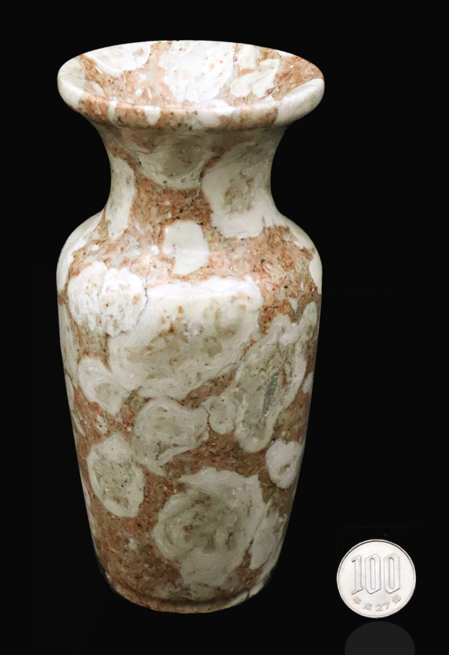 地下深くで咲いた「石の花」。自然の意匠が全面に広がる一点ものの花瓶(Silicate minerals）（その8）