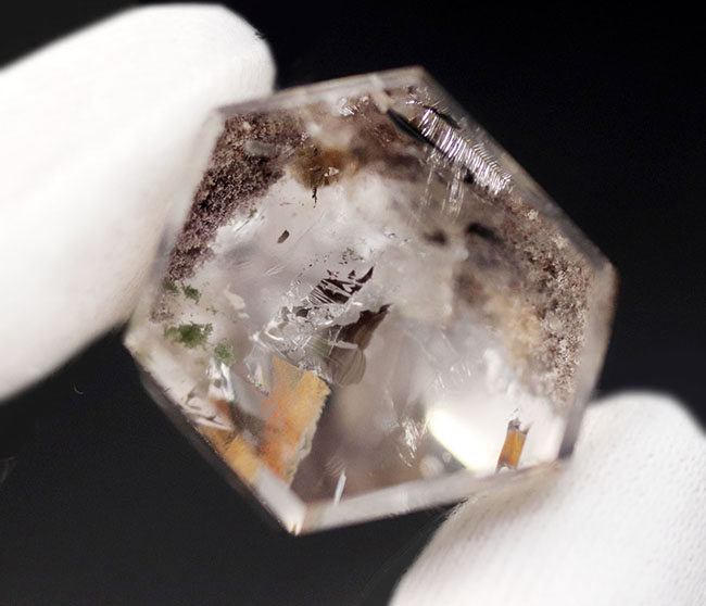 内部に植生に見える鉱物を含んだ石英結晶、ガーデンクォーツ(Garden Quartz)(その5)