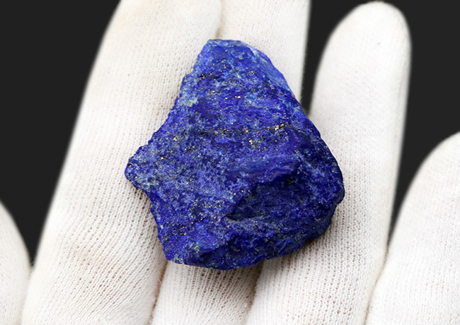古代より宝石として珍重されてきたアフガニスタン産の天然ラピスラズリ（Lapis lazuli）の原石（その3）