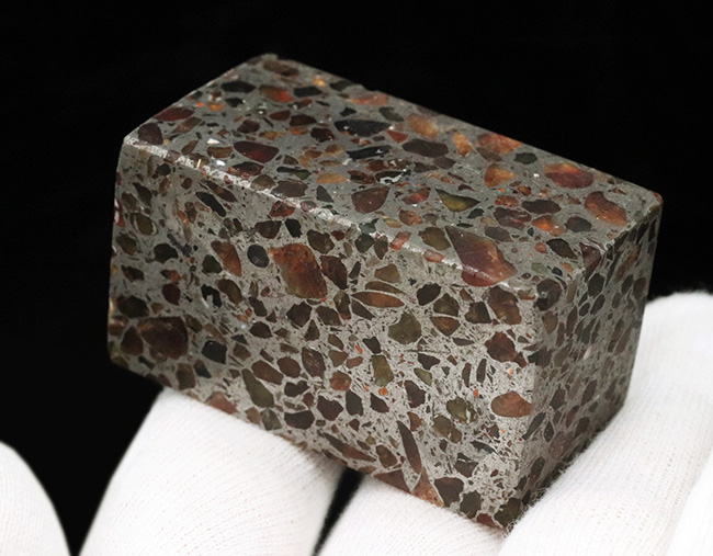 人気！分厚く長い！１４２グラム、長辺４８ミリの直方型のケニア産のパラサイト隕石（その5）