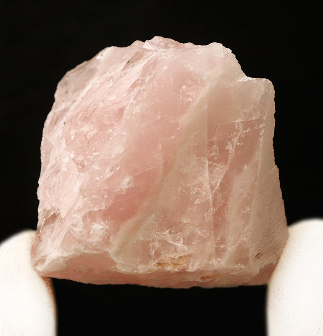 女神アフロディーテの吐息がかかった！？独特の淡さとミルキー感が特徴……ローズクォーツ（Rose Quartz）の原石（その1）