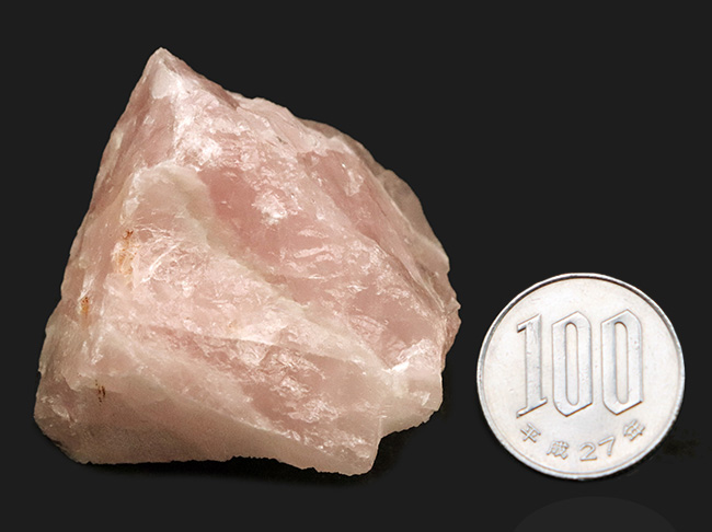 女神アフロディーテの吐息がかかった！？独特の淡さとミルキー感が特徴……ローズクォーツ（Rose Quartz）の原石（その7）