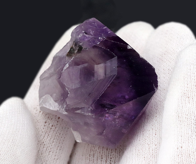 酔いを防ぐ効果があると信じられていた、アメシスト(Amethyst)のナチュラルな原石(その3)