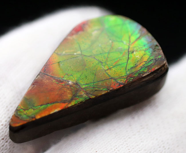 色の変化が楽しめる！雫型のアンモライトを使った（Ammolite）ピンブローチ（その4）