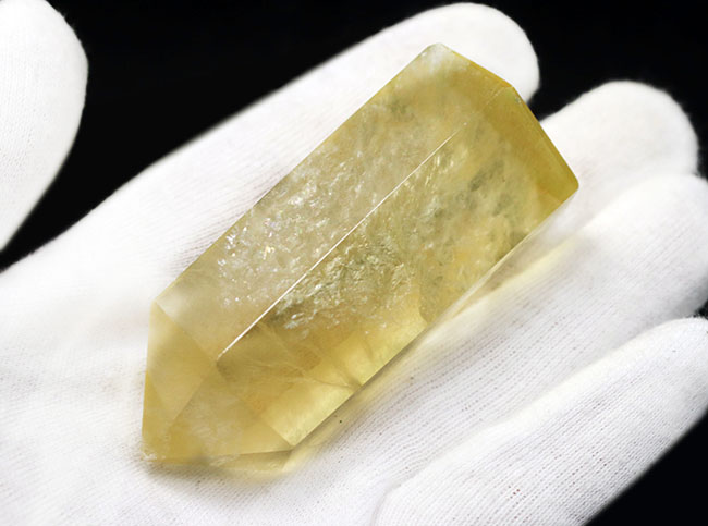 6センチ強の立派な大結晶!イエローフローライト(Fluorite・蛍石)(その4)
