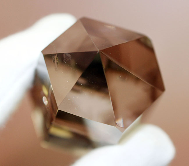 幻影を目にすることができる!マダガスカル産のファントムクオーツ天然結晶(その11)