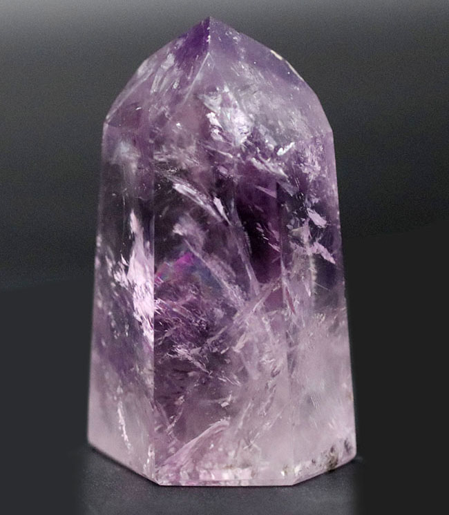 氷のような味わいを持つ、紫の水晶、宝石としても名高いアメシスト（Amethyst）の原石（その2）