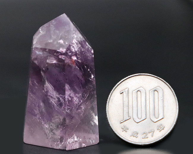 氷のような味わいを持つ、紫の水晶、宝石としても名高いアメシスト（Amethyst）の原石（その7）