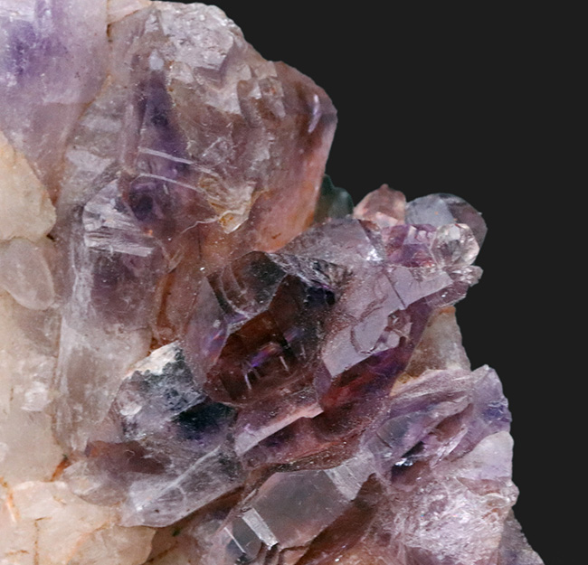 自然はアーティスト！紫のアメシスト（Amethyst）を含む、自然の石英結晶（水晶）（その2）