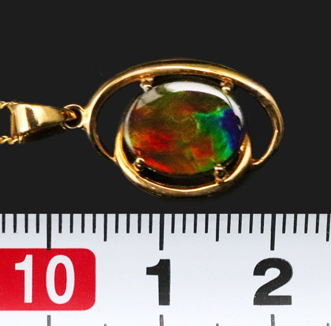 化石ファン垂涎のジュエリー！極上のアンモライト（Ammolite）を使ったペンダントトップ。金具は１４金といたれりつくせり！（チェーン、革紐、ジュエリーケース付き）（その8）