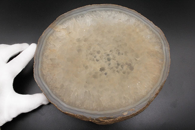 古代より王侯貴族によって重宝されてきたメノウ。22センチ、2.5キロオーバー!透明度高いブラジル産メノウ(Agate)(その8)