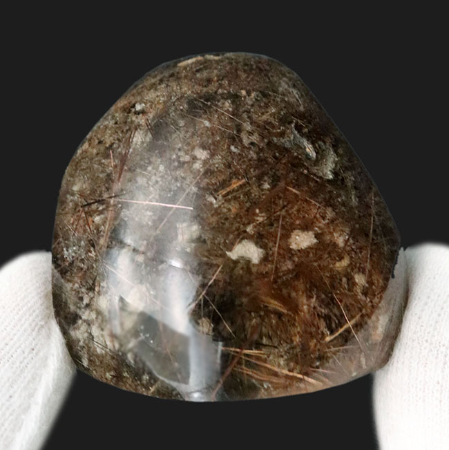 ルチル(金鉱石)が含まれた自然の風合いを色濃く残した水晶(Rutilated Quartz)(その2)