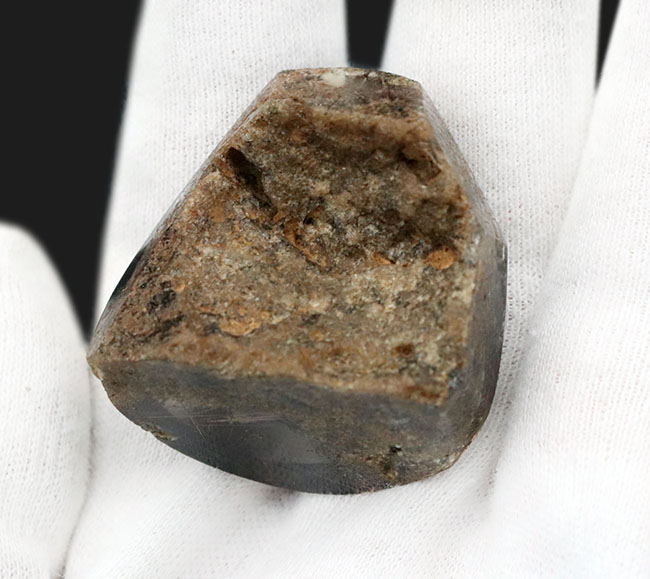 ルチル（金鉱石）が含まれた自然の風合いを色濃く残した水晶（Rutilated Quartz）（その3）