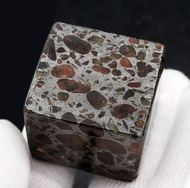 贅沢な豆腐カット！状態の良いカンラン石が美しいブラウンを呈する、石鉄隕石、ケニアン・パラサイト（その7）