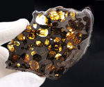 保存状態良好、ケニア産パラサイト隕石のピース